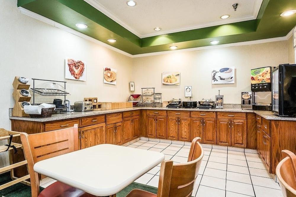 Comfort Inn Davenport East - Bettendorf Eksteriør billede